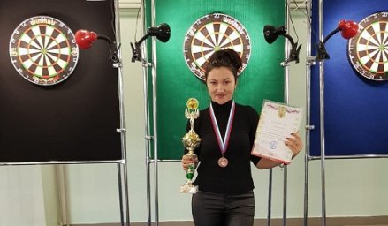 ​Команда АО «Читаэнергосбыт» заняла III место в городских соревнованиях по дартс